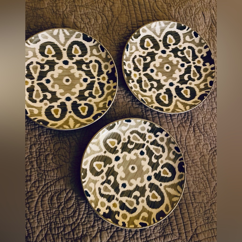 222 FIFTH Smarkind Greige Luncheon Plates